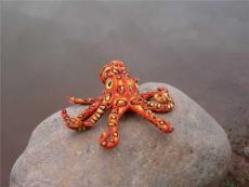 海乐园毛绒玩具红色豹纹章鱼