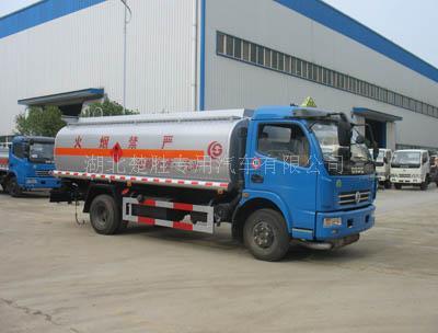 东风多利卡5-6吨油罐车优惠价格10万元