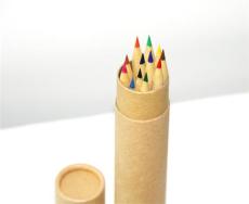 纸卷彩色铅笔