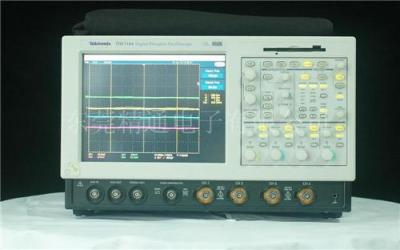 Tektronix TDS7104数字荧光示波器租售/回收二手泰克7104