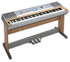 雅马哈DGX-630电钢琴