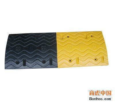 包頭橡膠減速帶